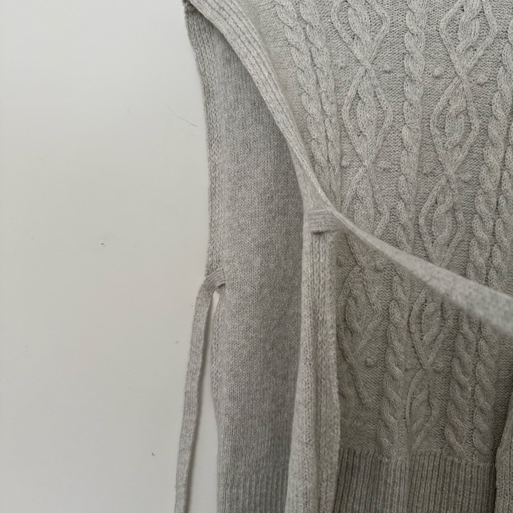 Signature by Reitmans Cable Knit Sleeveless Tunic – Size Medium - Picture 6 of 8
